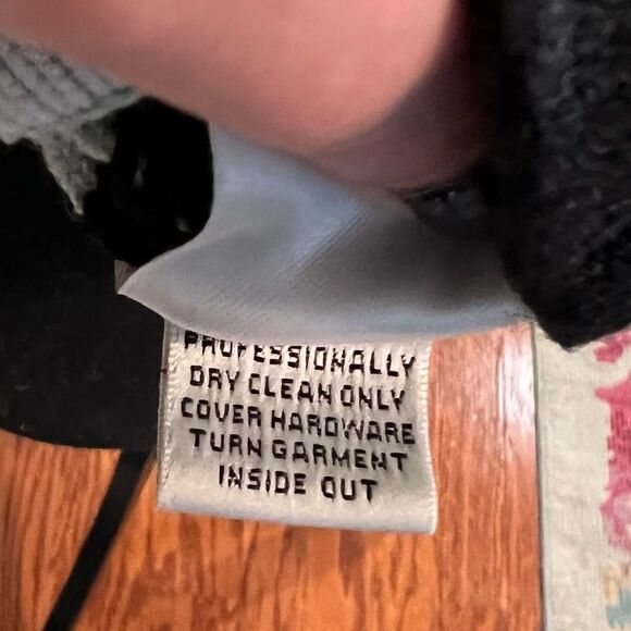 St. John 60’s style  Mod sweater teal black with emblem EUC Knit banded pullover - Picture 5 of 8